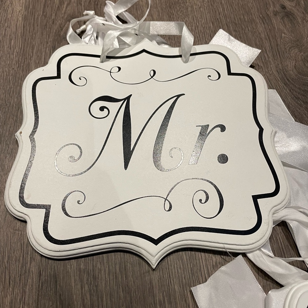 Wedding Items - Picture 3 of 5